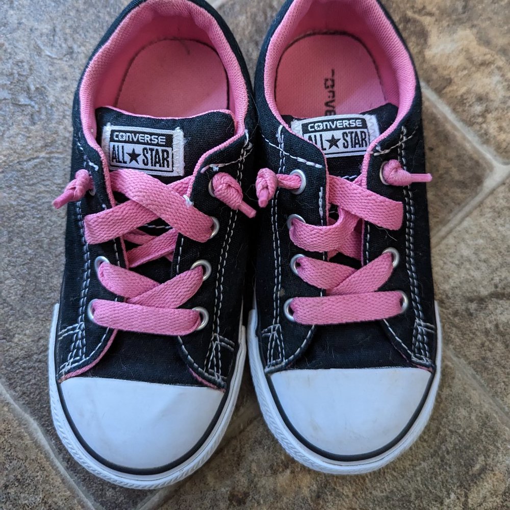 Toddler girl size10 Converse